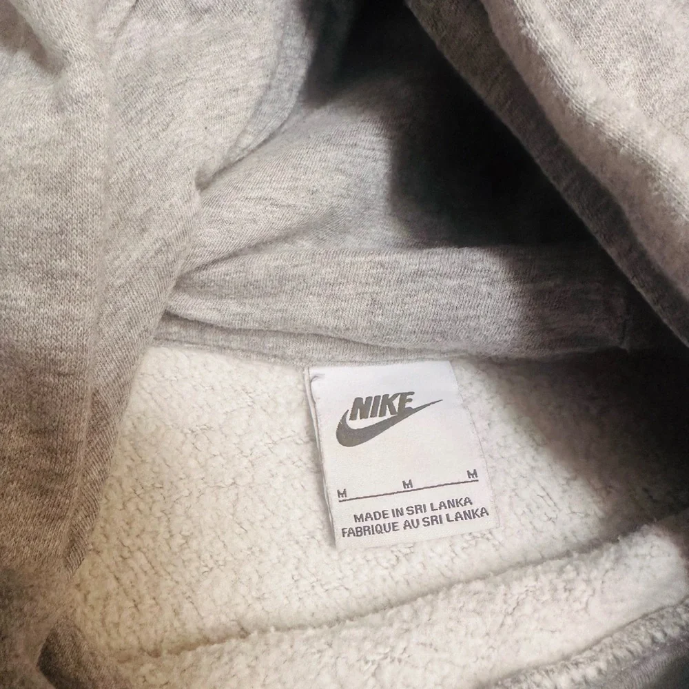 Nike Men's Gray Hoodie - Picture 2 of 3